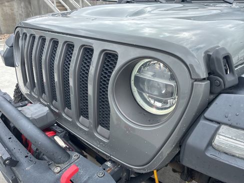 Used 2019 Jeep Wrangler Unlimited Rubicon w/ LED Lighting Group AWD/4WD image 12
