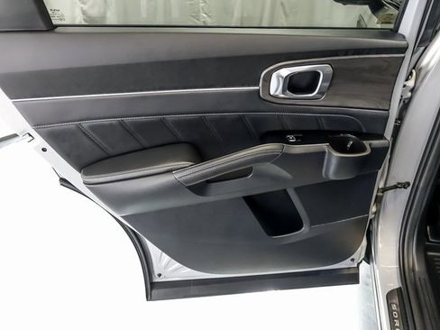 Used 2024 Kia Sorento SX image 30