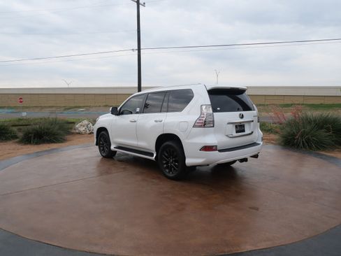 Used 2020 Lexus GX 460 Premium image 4
