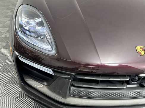 Certified 2025 Porsche Macan Turbo image 12