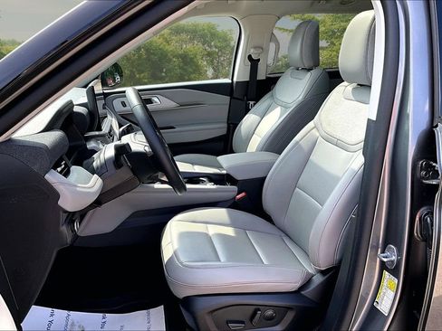 Used 2025 Ford Explorer Active w/ Active Comfort Package AWD/4WD image 25