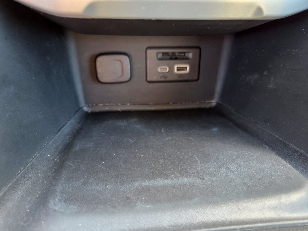 Used 2021 GMC Acadia SLT w/ Elevation Edition FWD image 16