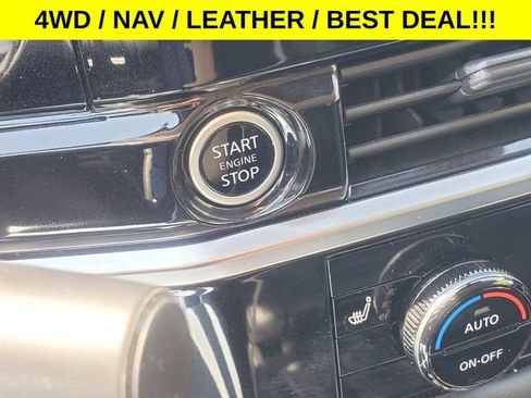 Used 2024 Nissan Pathfinder SL AWD/4WD image 17