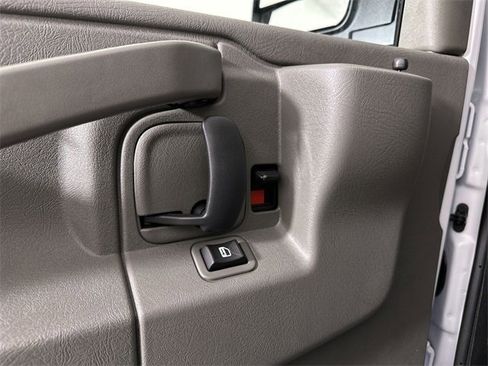 New 2025 GMC Savana 3500 Extended w/ Driver Convenience Package image 21