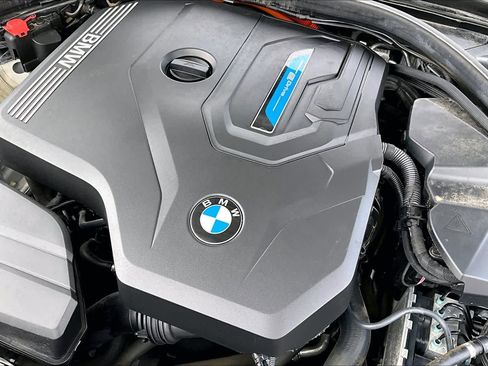 Used 2022 BMW 330e w/ M Sport Package image 29