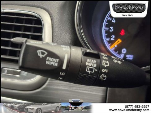 Used 2022 Jeep Grand Cherokee Limited image 16