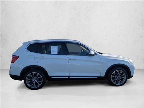Used 2015 BMW X3 xDrive28d image 4