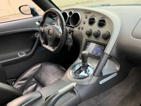 Used 2009 Pontiac Solstice GXP w/ Premium Package RWD image 29