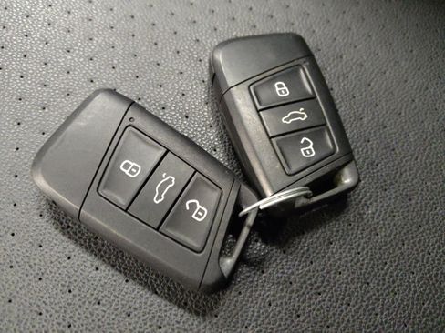 Used 2020 Volkswagen Jetta SE FWD image 32