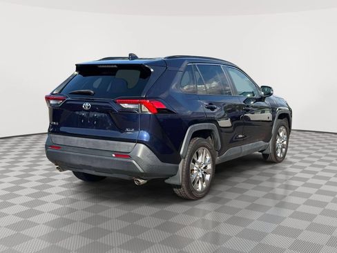Used 2021 Toyota RAV4 XLE Premium AWD/4WD image 7