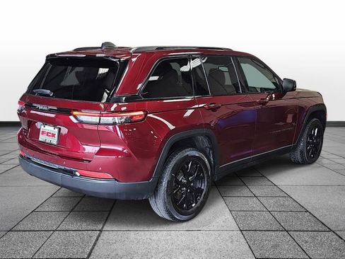 Used 2024 Jeep Grand Cherokee Altitude AWD/4WD image 4