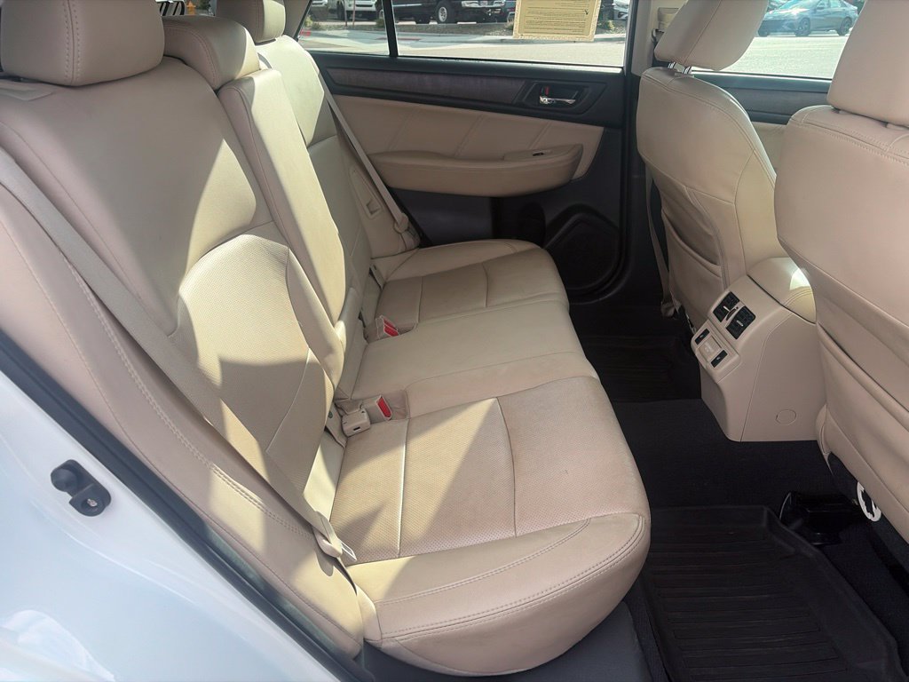 Used 2018 Subaru Outback 3.6R Limited AWD/4WD image 16