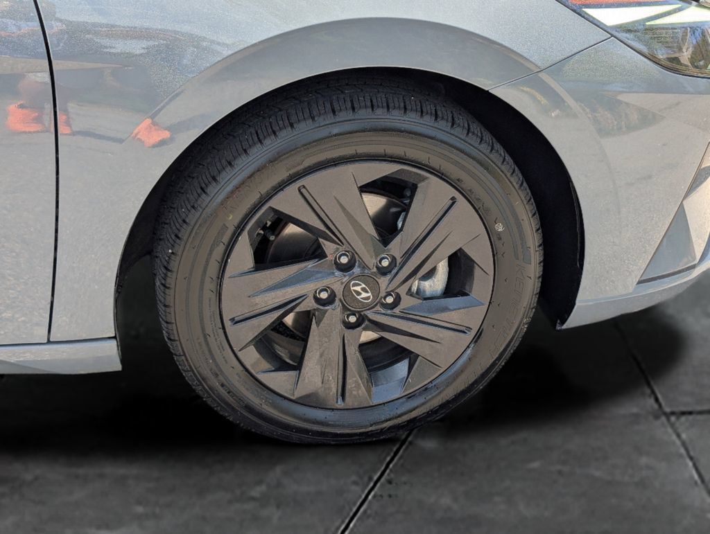 Used 2022 Hyundai Elantra SEL w/ Cargo Package FWD image 11