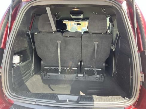 Used 2017 Dodge Grand Caravan SE FWD image 11