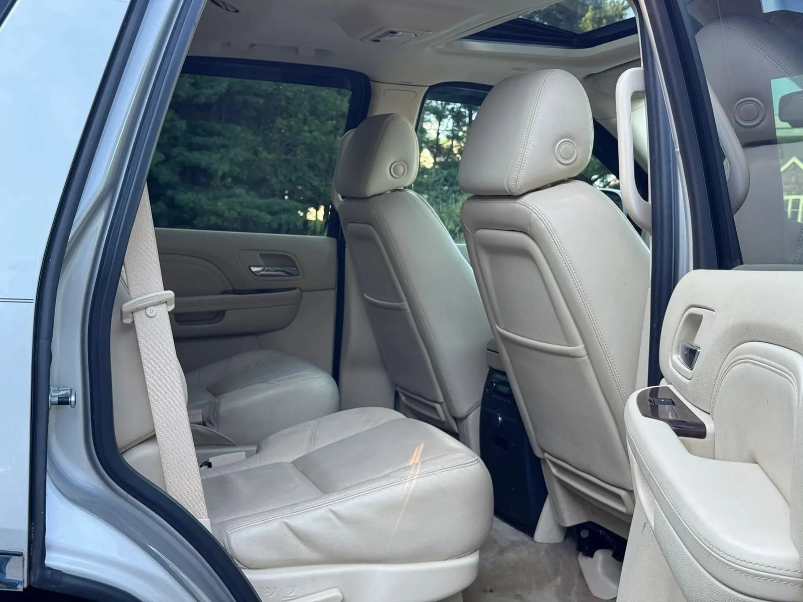 Used 2008 Cadillac Escalade AWD image 17