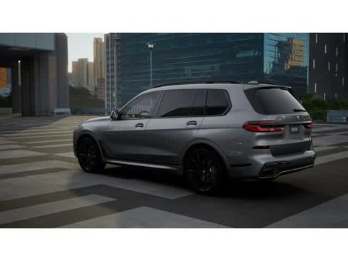 New 2026 BMW X7 xDrive40i w/ Executive Package image 2