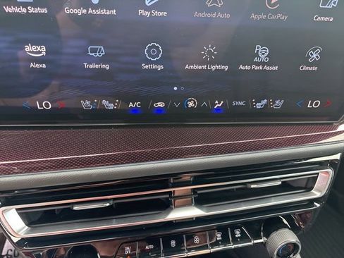 Used 2024 Chevrolet Traverse RS w/ LPO, Floor Liner Package image 37