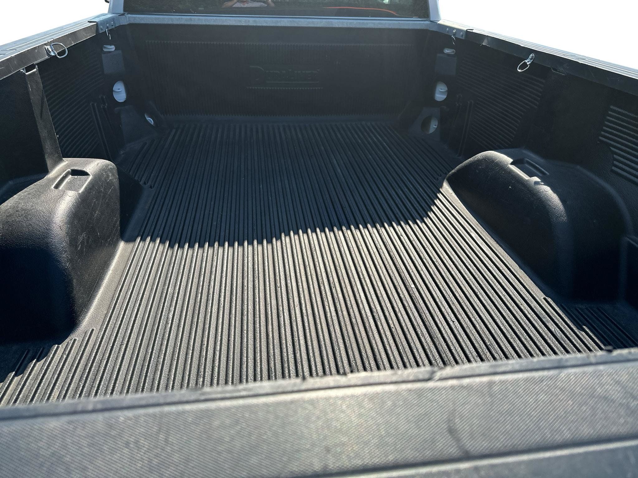 Used 2025 Chevrolet Silverado 1500 W/T RWD image 7