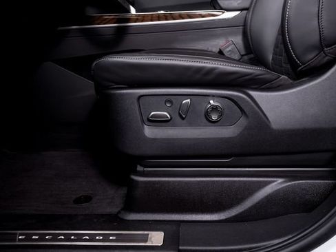 Used 2026 Cadillac Escalade Platinum Sport w/ LPO, Floor Liner Package AWD/4WD image 22