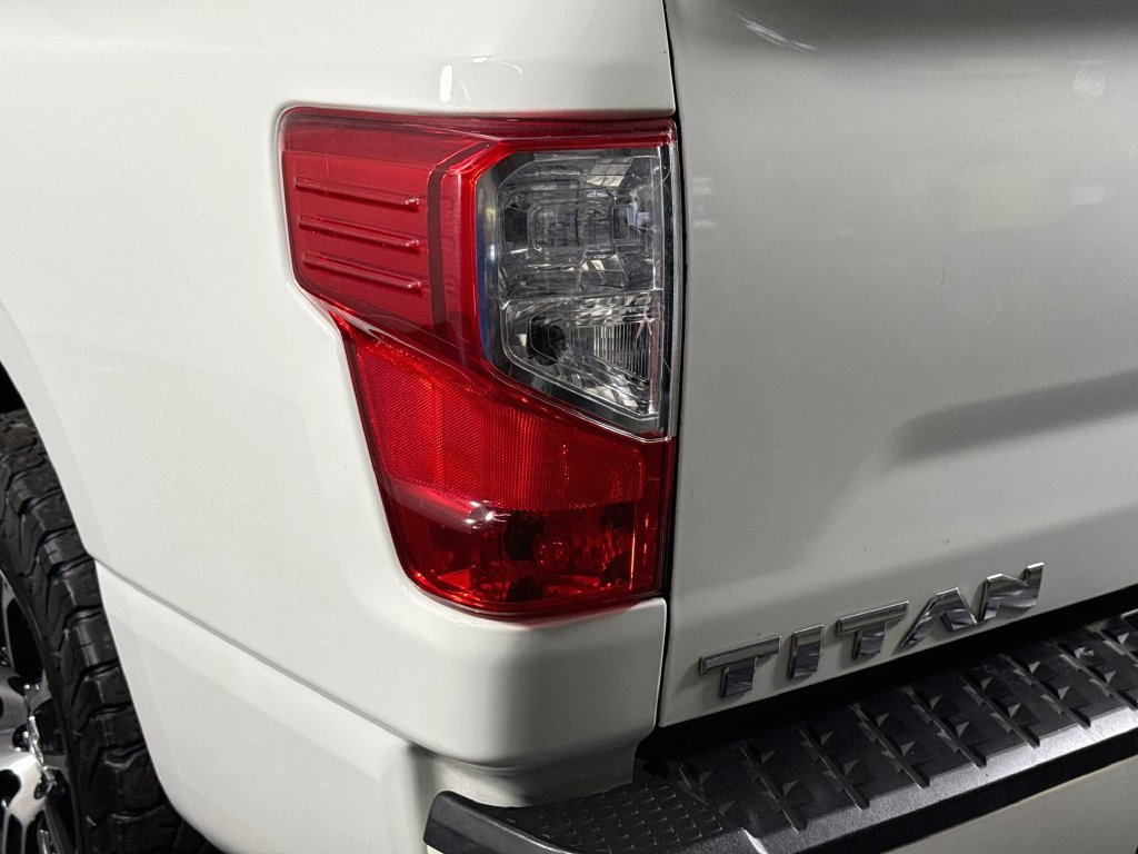 Used 2021 Nissan Titan SV w/ SV Convenience Package AWD/4WD image 34