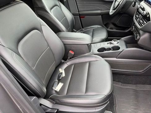 Used 2022 Ford Escape SEL w/ Technology Package FWD image 20