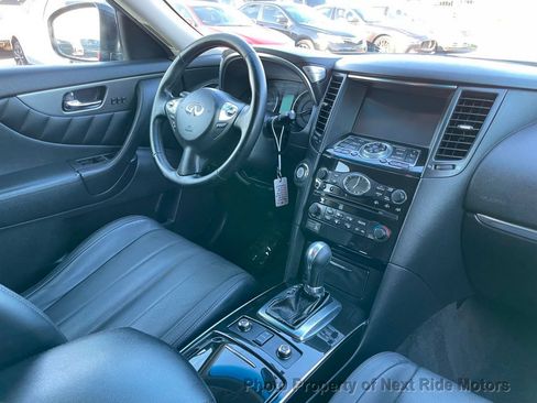 Used 2015 INFINITI QX70 AWD w/ Premium Package image 17