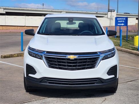 Used 2024 Chevrolet Equinox LS image 2