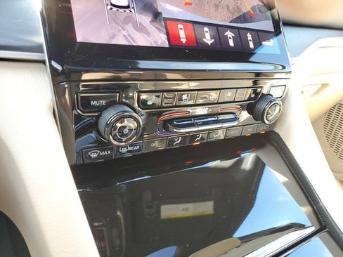 New 2025 Jeep Grand Cherokee Limited w/ Luxury Tech Group II image 11