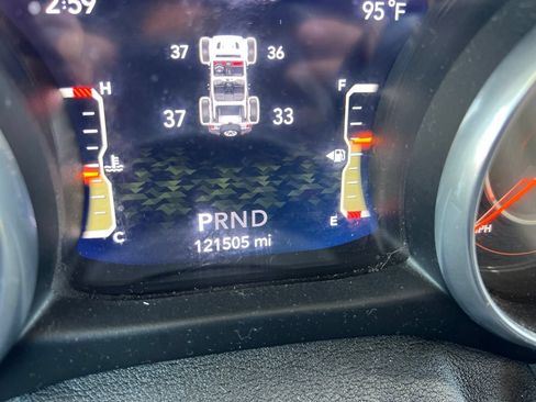 Used 2018 Jeep Wrangler Unlimited Sahara AWD/4WD image 17