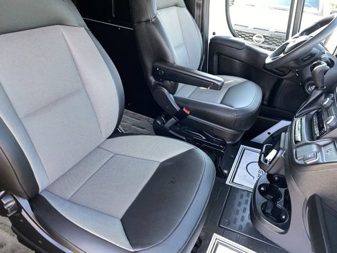 Used 2025 RAM ProMaster 3500 w/ Convenience Group FWD image 11