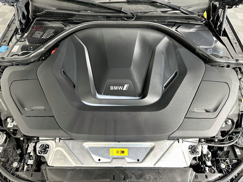 Used 2024 BMW i4 eDrive35 w/ M Sport Package RWD image 31