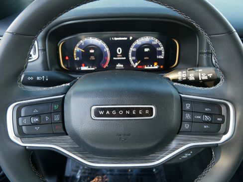 Used 2024 Jeep Wagoneer L Series II w/ Flexible Seating Group image 26