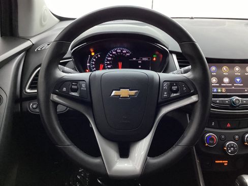 Used 2018 Chevrolet Trax LT w/ LT Convenience Package AWD/4WD image 30