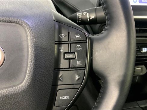 Used 2025 Toyota Prius LE AWD/4WD image 19