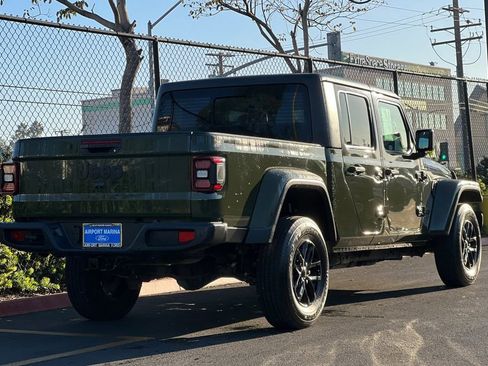 Used 2021 Jeep Gladiator Sport image 5