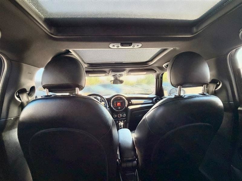 Used 2021 MINI Cooper 4-Door Hardtop FWD image 31