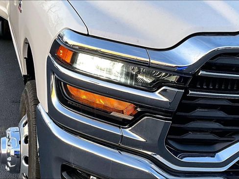 New 2025 RAM 3500 Tradesman w/ Chrome Appearance Group AWD/4WD image 14
