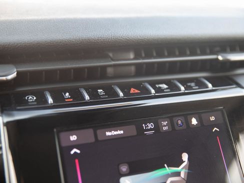 Used 2023 Jeep Grand Cherokee Laredo image 10