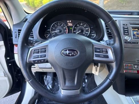 Used 2012 Subaru Outback 2.5i Limited AWD/4WD image 15