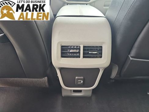 Used 2024 GMC Terrain SLT FWD image 20