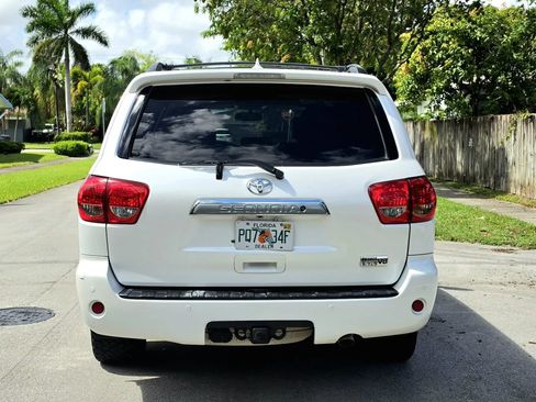 Used 2015 Toyota Sequoia Platinum RWD image 18