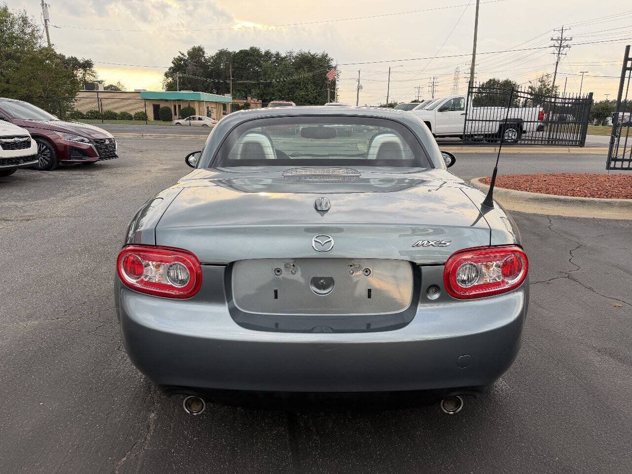 Used 2013 MAZDA MX-5 Miata Grand Touring RWD image 6