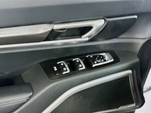 Used 2025 Kia Telluride S image 15