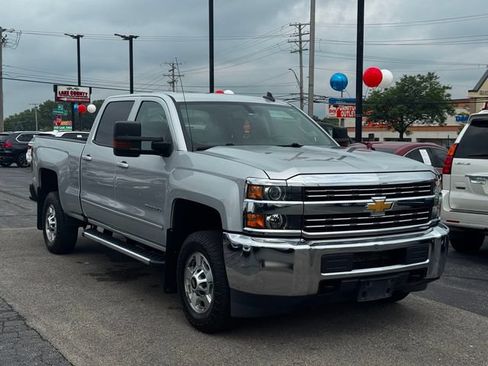 Used 2018 Chevrolet Silverado 2500 LT AWD/4WD image 3
