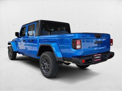 New 2025 Jeep Gladiator Sport image 9
