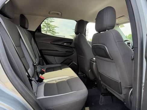 Used 2025 Chevrolet TrailBlazer LT AWD/4WD image 11