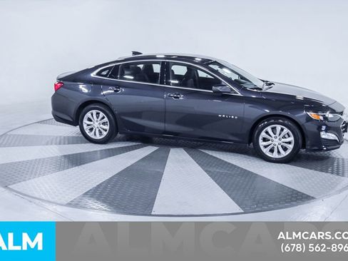 Used 2025 Buick Enclave Preferred image 13