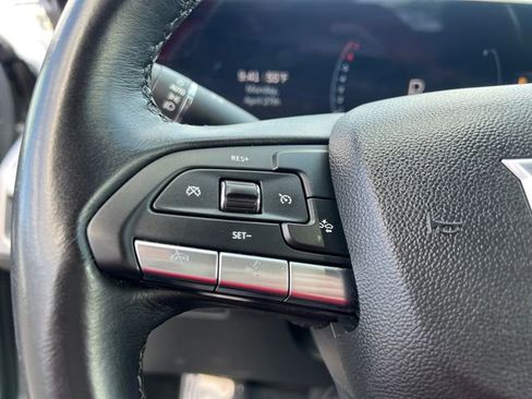 Used 2025 Cadillac XT4 Premium Luxury FWD image 23