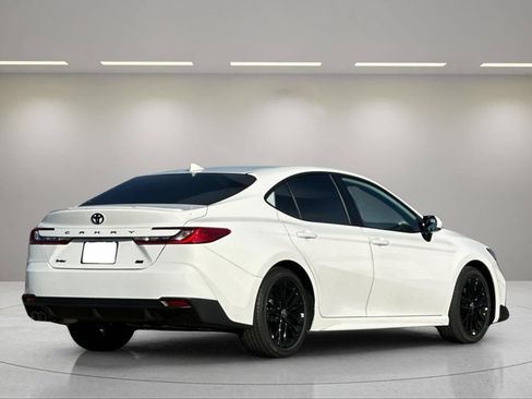 New 2026 Toyota Camry SE FWD image 3