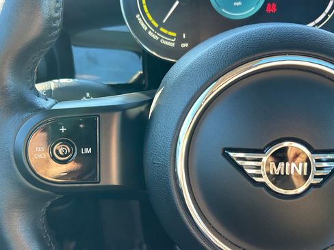 Used 2024 MINI Cooper SE image 18
